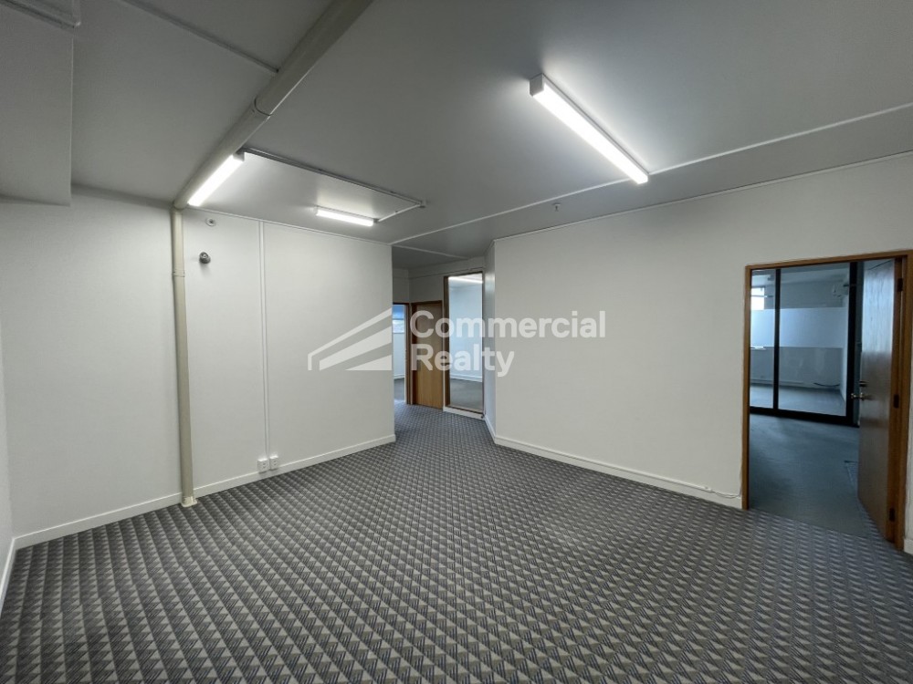 Commercial Realty Beat the Traffic! 110m2 Office on Aviemore Drive